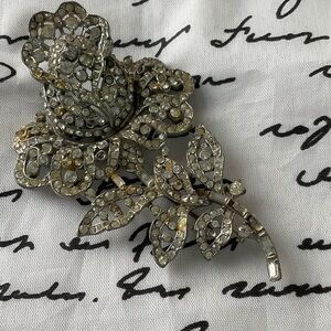 Sparkling Silver Floral Brooch